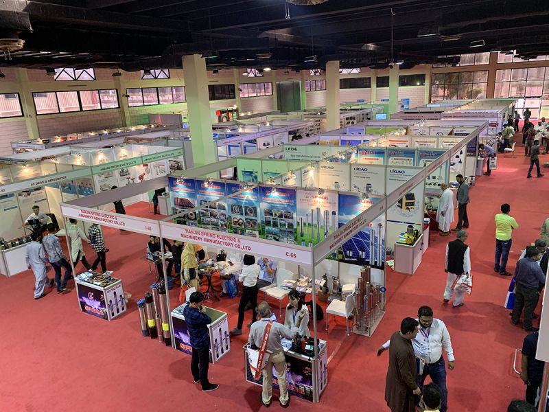 大傾角皮帶輸送機的輸送帶使用需要注意什么